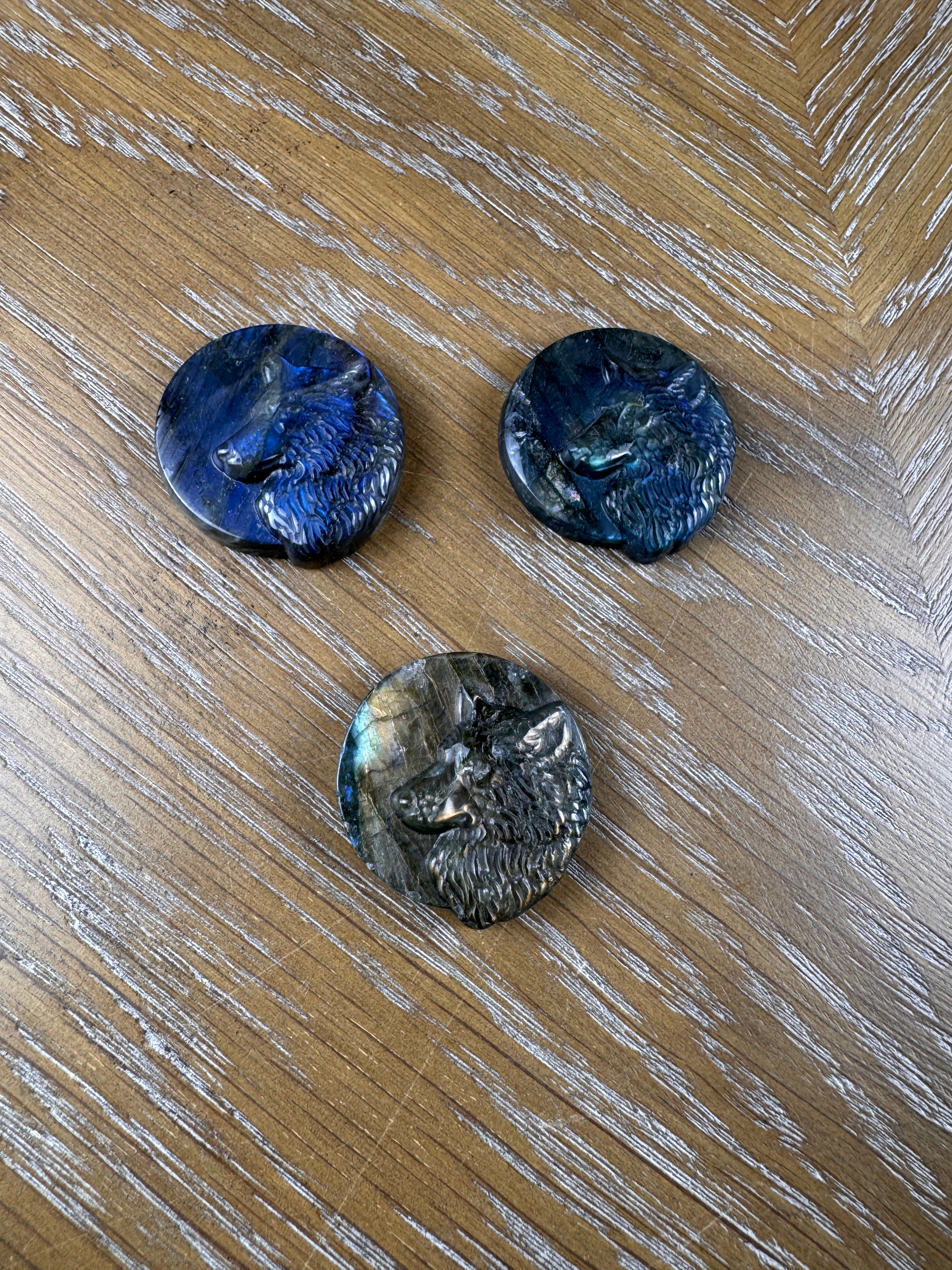 Labradorite Carving Wolf