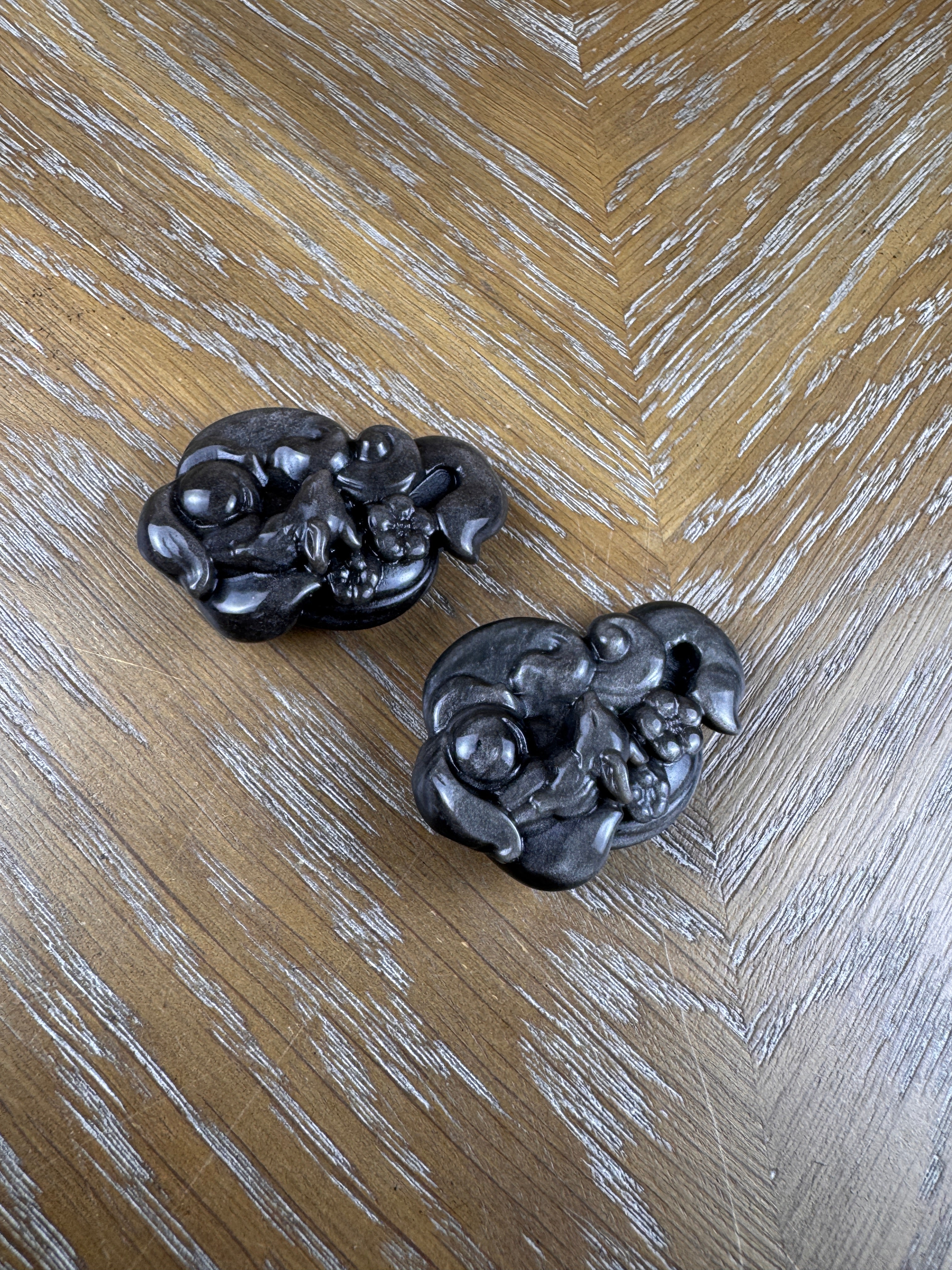 Silver Sheen Obsidian Nine-tailed Fox Carving