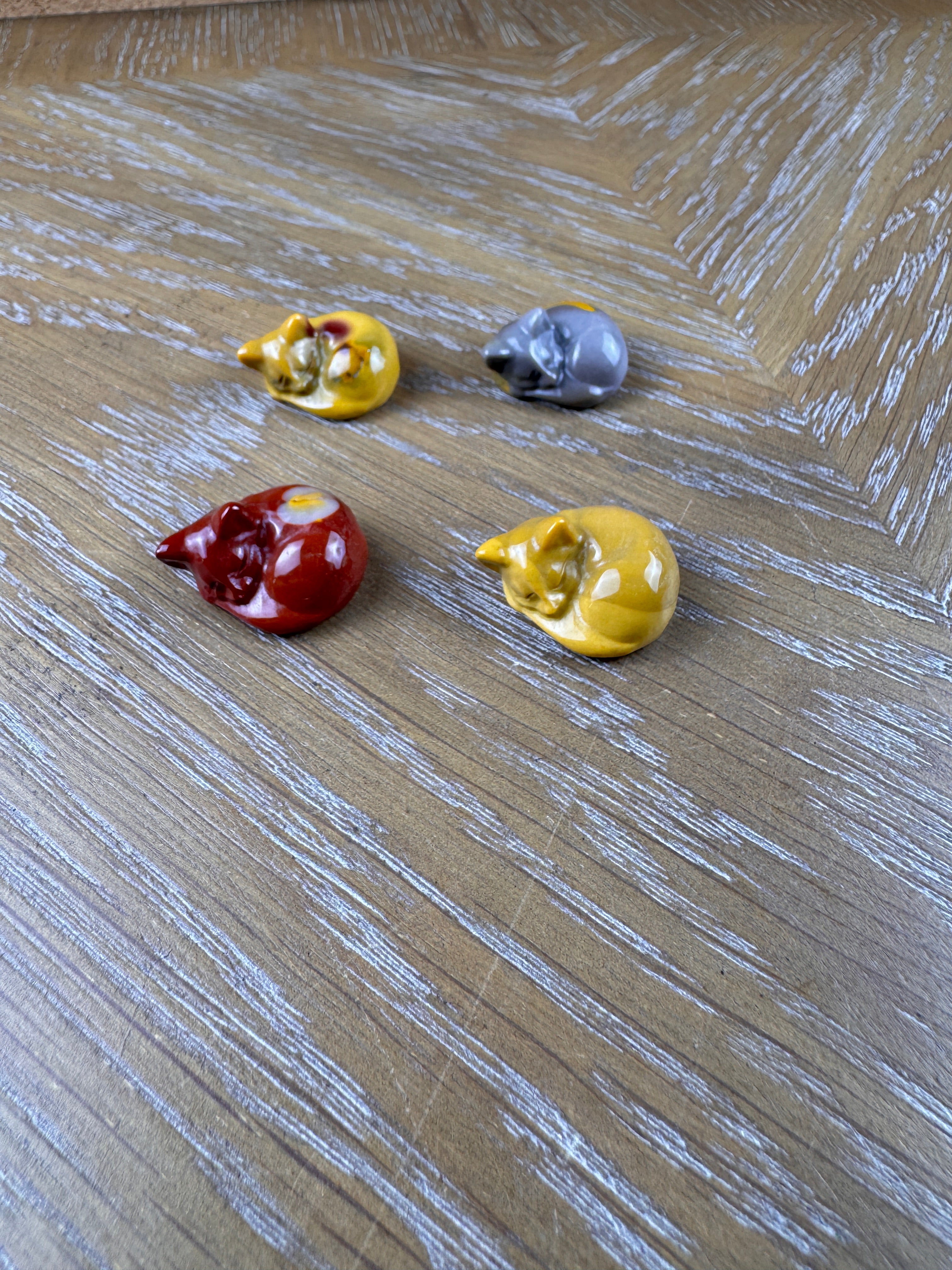 Small Mookaite Sleeping Cat Carving